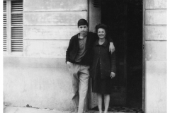 jorge_mama_puerta_casa